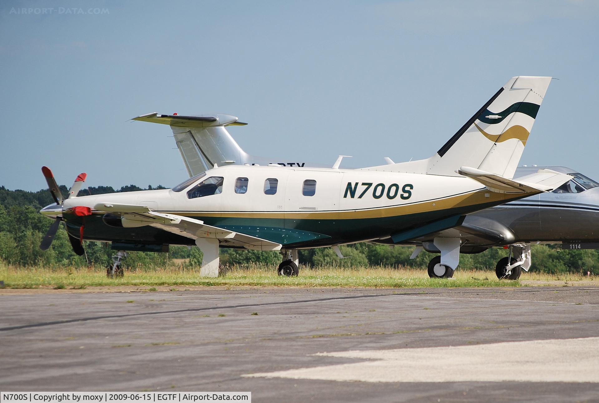 N700S, 2001 Socata TBM-700 C/N 193, SOCATA TBM 700 at Fairoaks