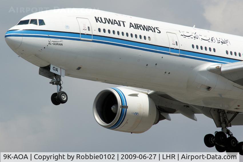 9K-AOA, 1998 Boeing 777-269/ER C/N 28743, close up