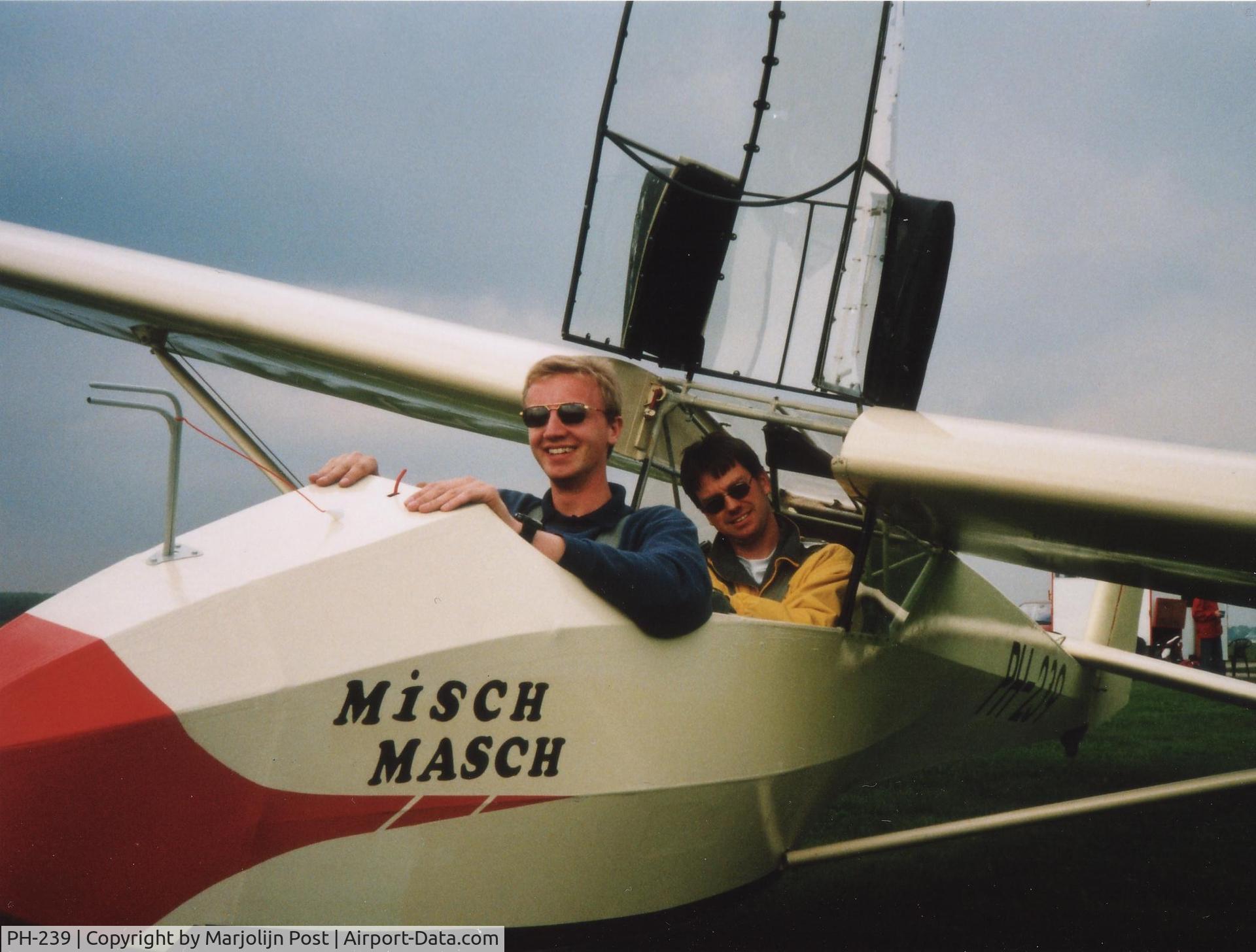 PH-239, Schleicher Ka-4 Rhonlerche II C/N 157, PH-239 @ glidersite Biddinghuizen