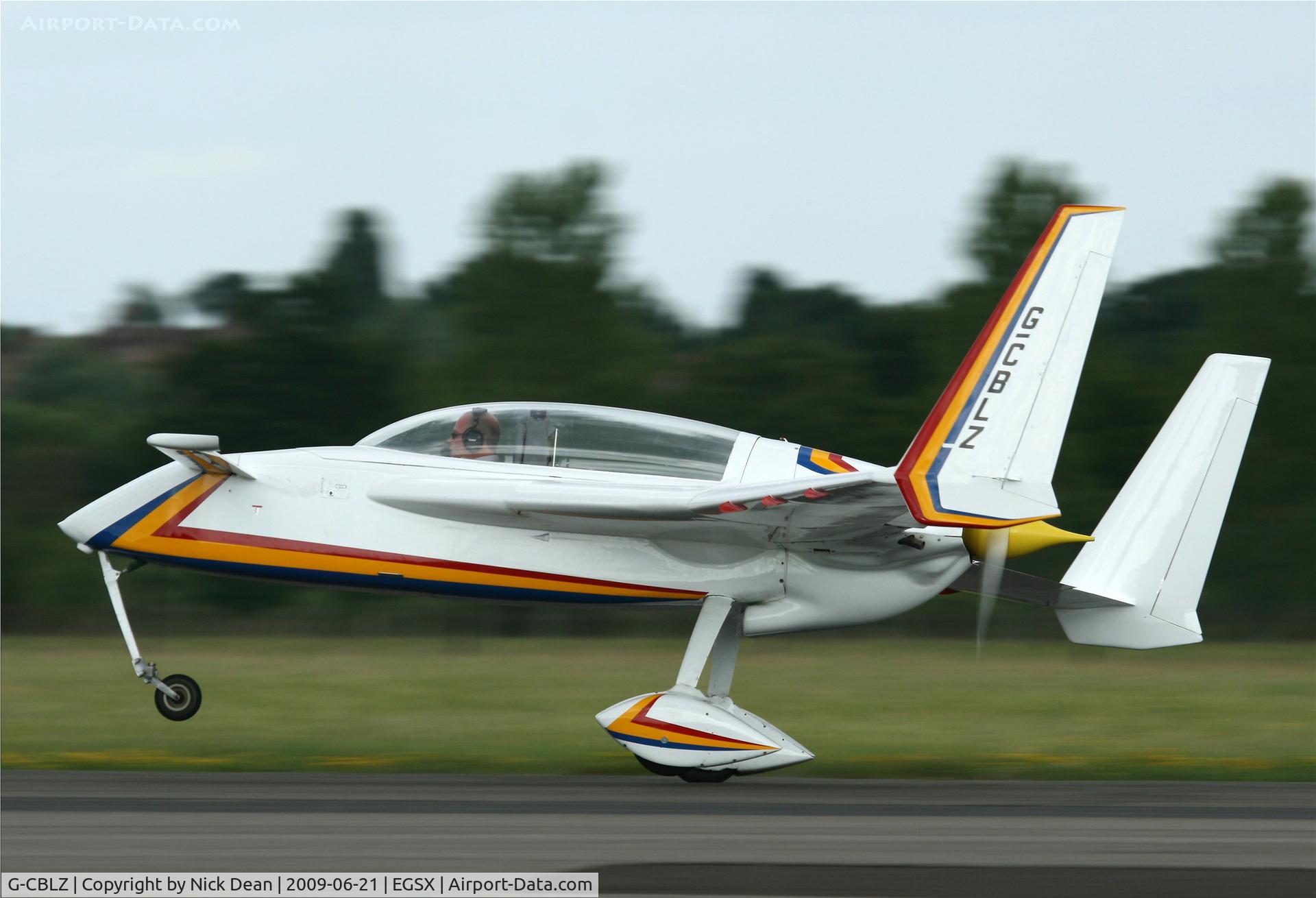 G-CBLZ, 1988 Rutan Long-EZ C/N 1046, EGSX