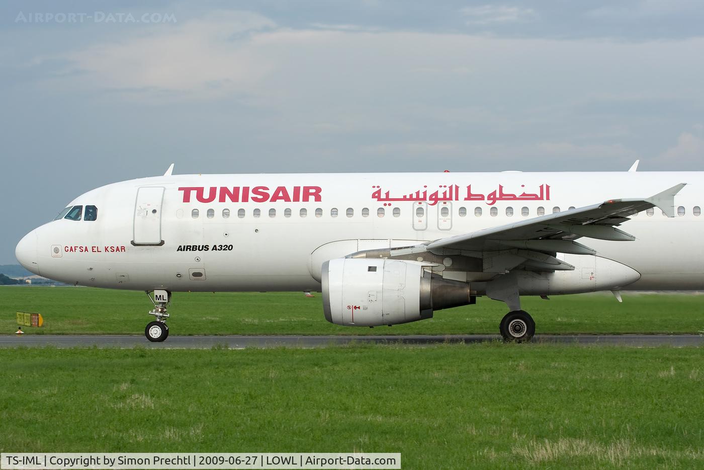 TS-IML, 1999 Airbus A320-211 C/N 0958, TS-IML @ Linz Airport