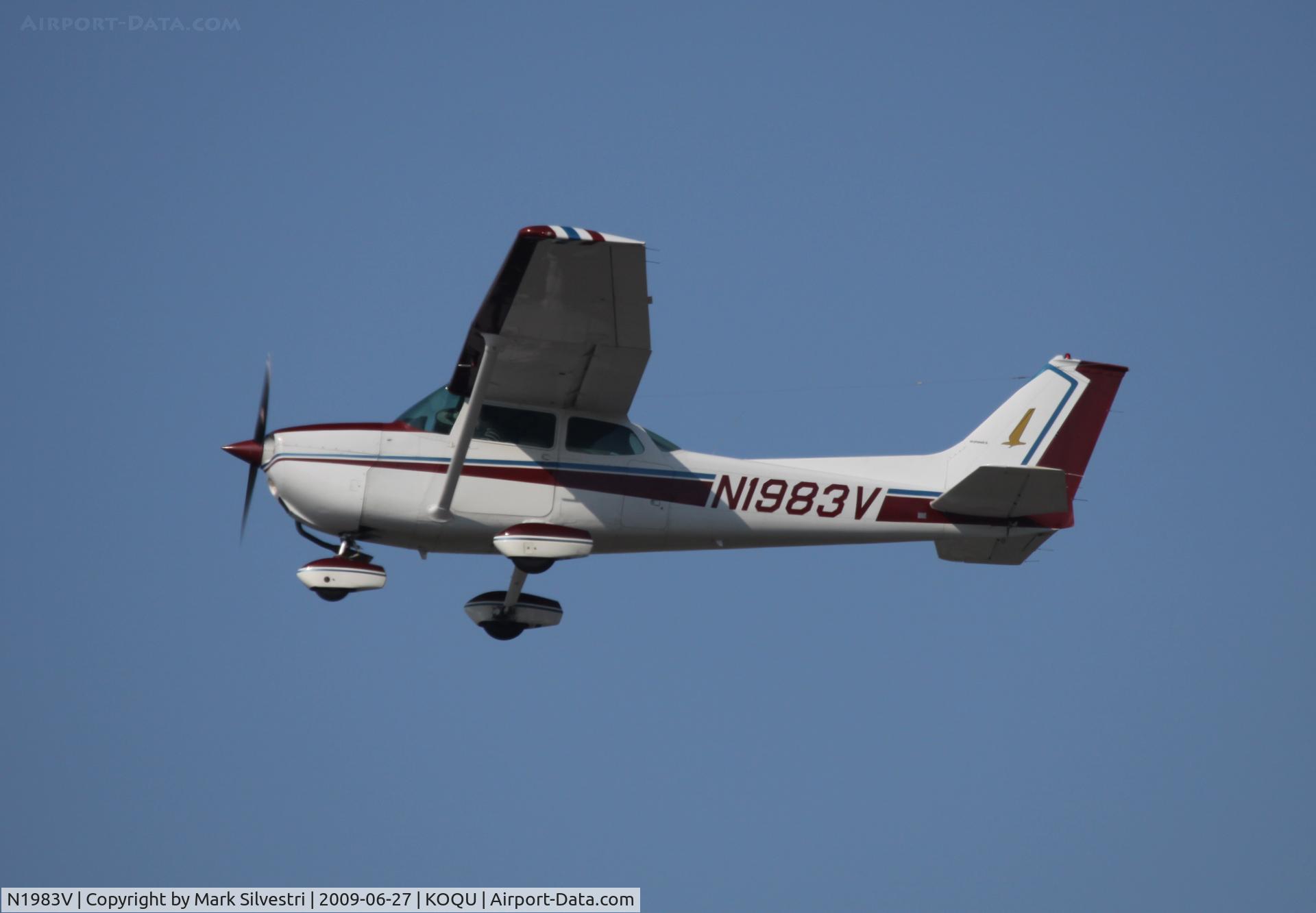N1983V, 1974 Cessna 172M C/N 17263812, 2009 Quonset Point, RI - Airshow