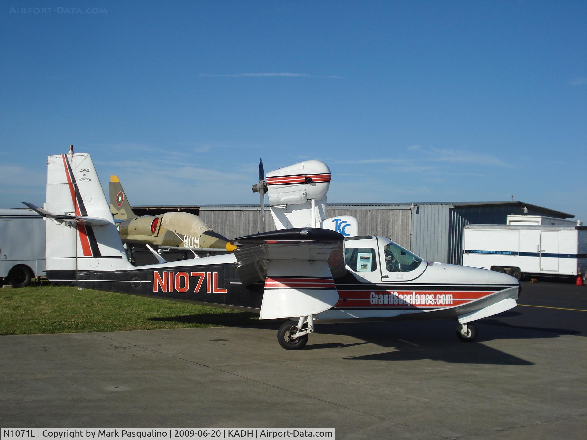N1071L, 1975 Lake LA-4-200 Buccaneer C/N 664, Lake LA-4-200