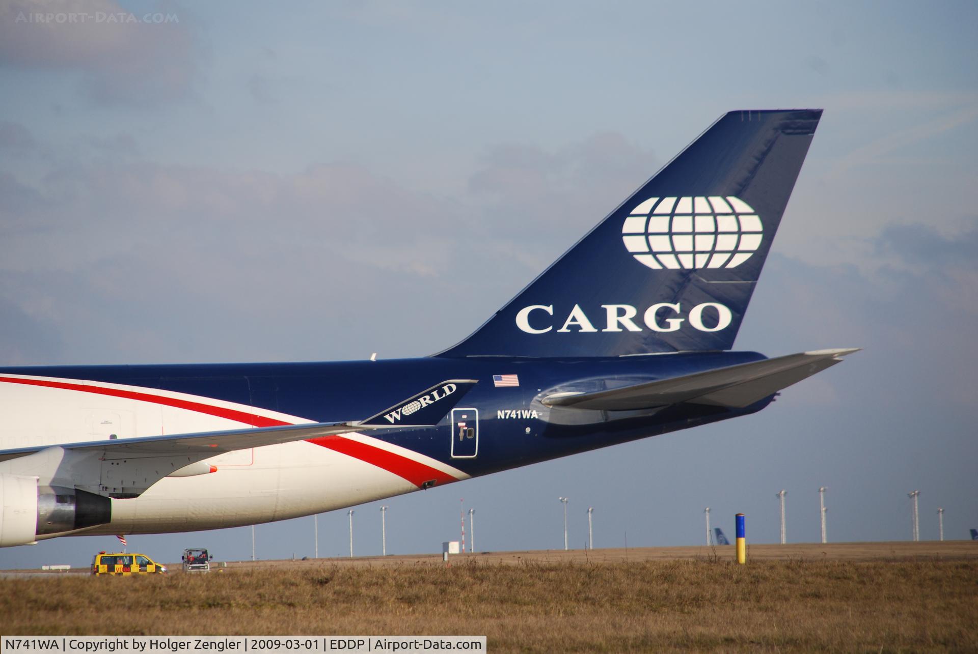 N741WA, 1993 Boeing 747-4H6 C/N 25702, Detail of a large one