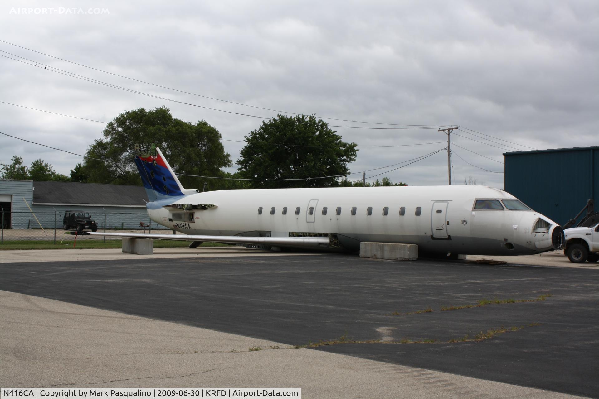 N416CA, 2000 Bombardier CRJ-100ER (CL-600-2B19) C/N 7450, CL-600-2B19