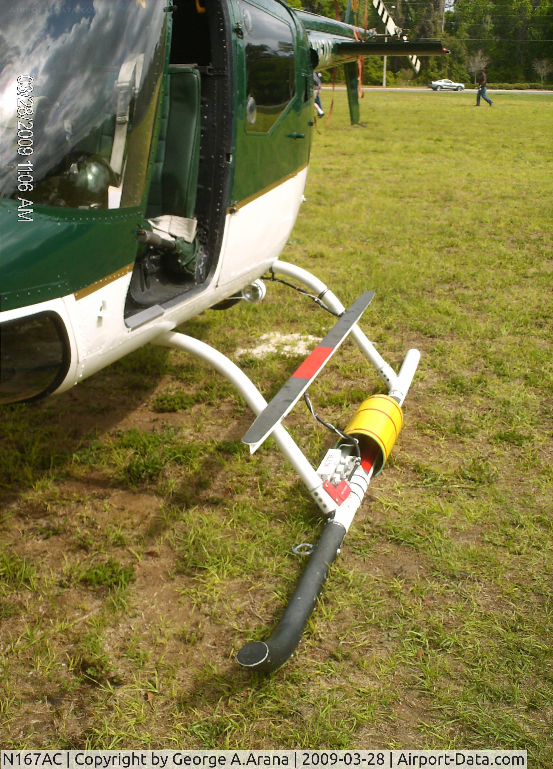 N167AC, Bell OH-58A C/N 70-15620, Port skid and microwave transmitter