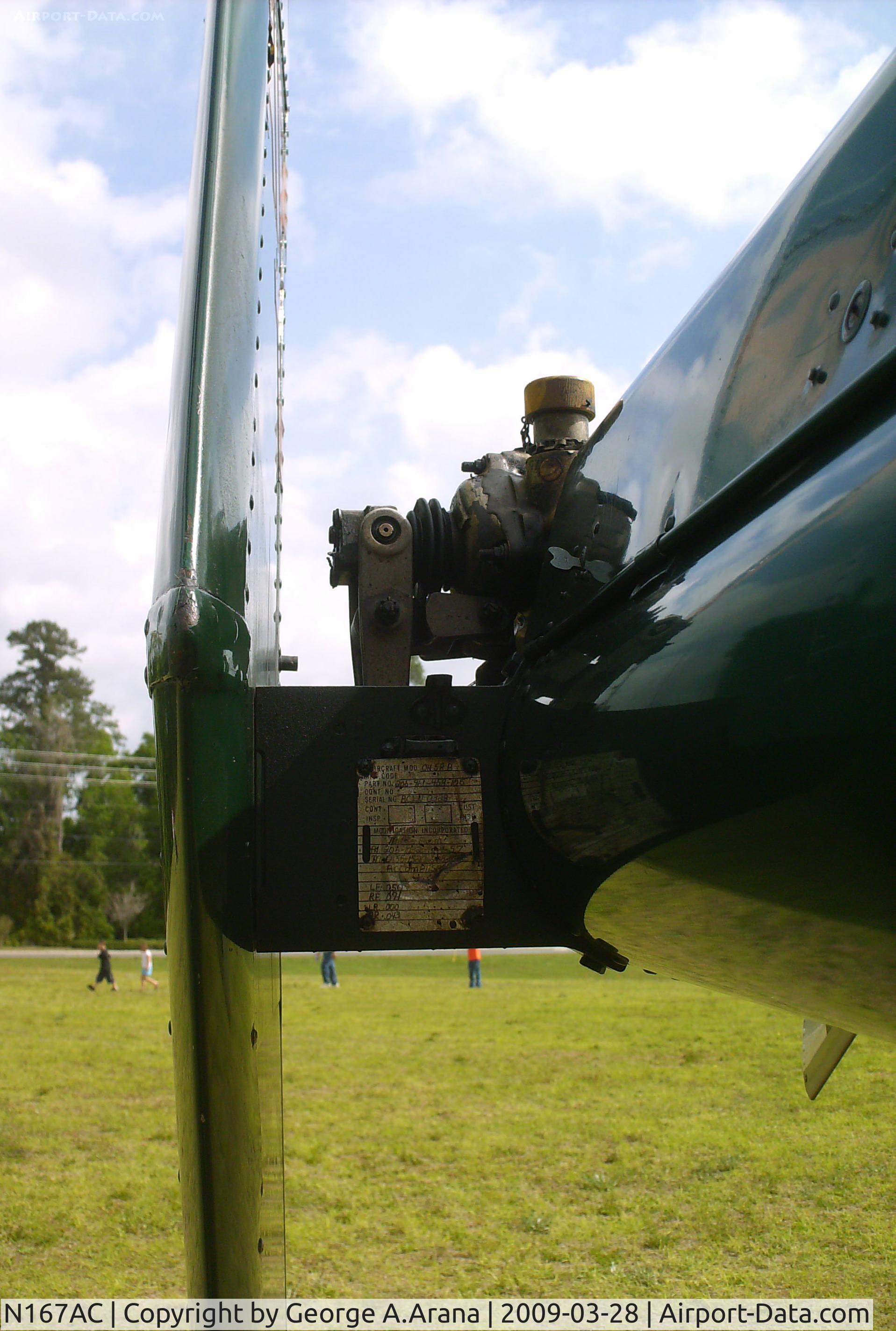N167AC, Bell OH-58A C/N 70-15620, Vertical fin attachment and tailrotor gearbox