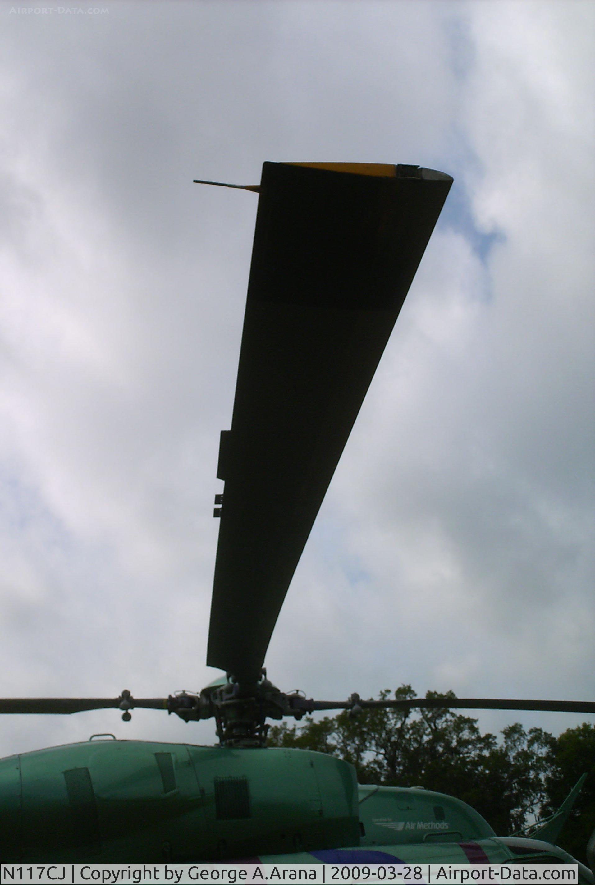 N117CJ, 1984 Eurocopter-Kawasaki BK-117A-3 C/N 7051, Mainrotor blade