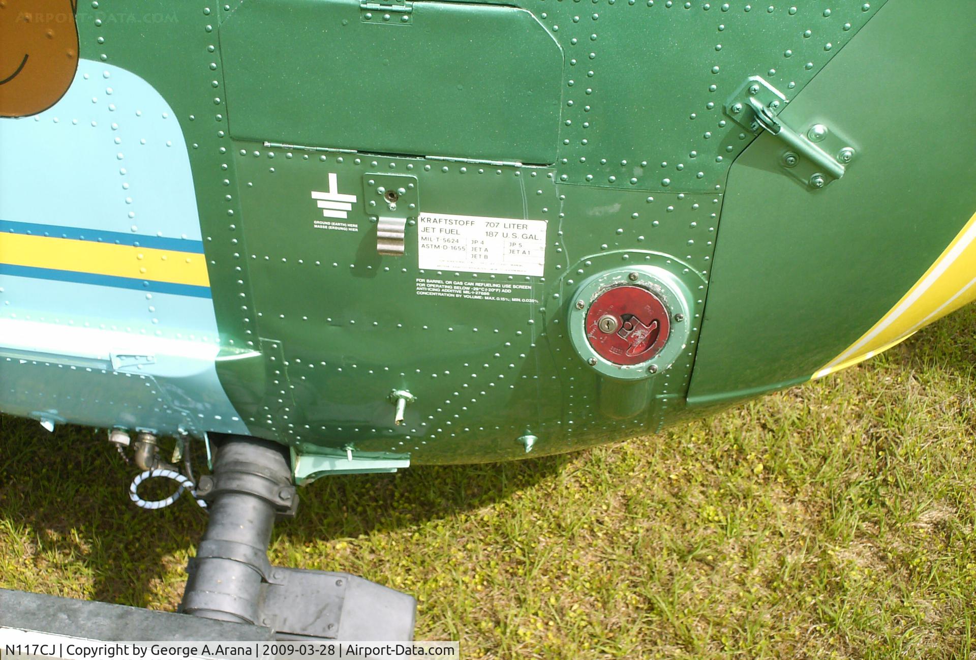 N117CJ, 1984 Eurocopter-Kawasaki BK-117A-3 C/N 7051, Fuel filler neck