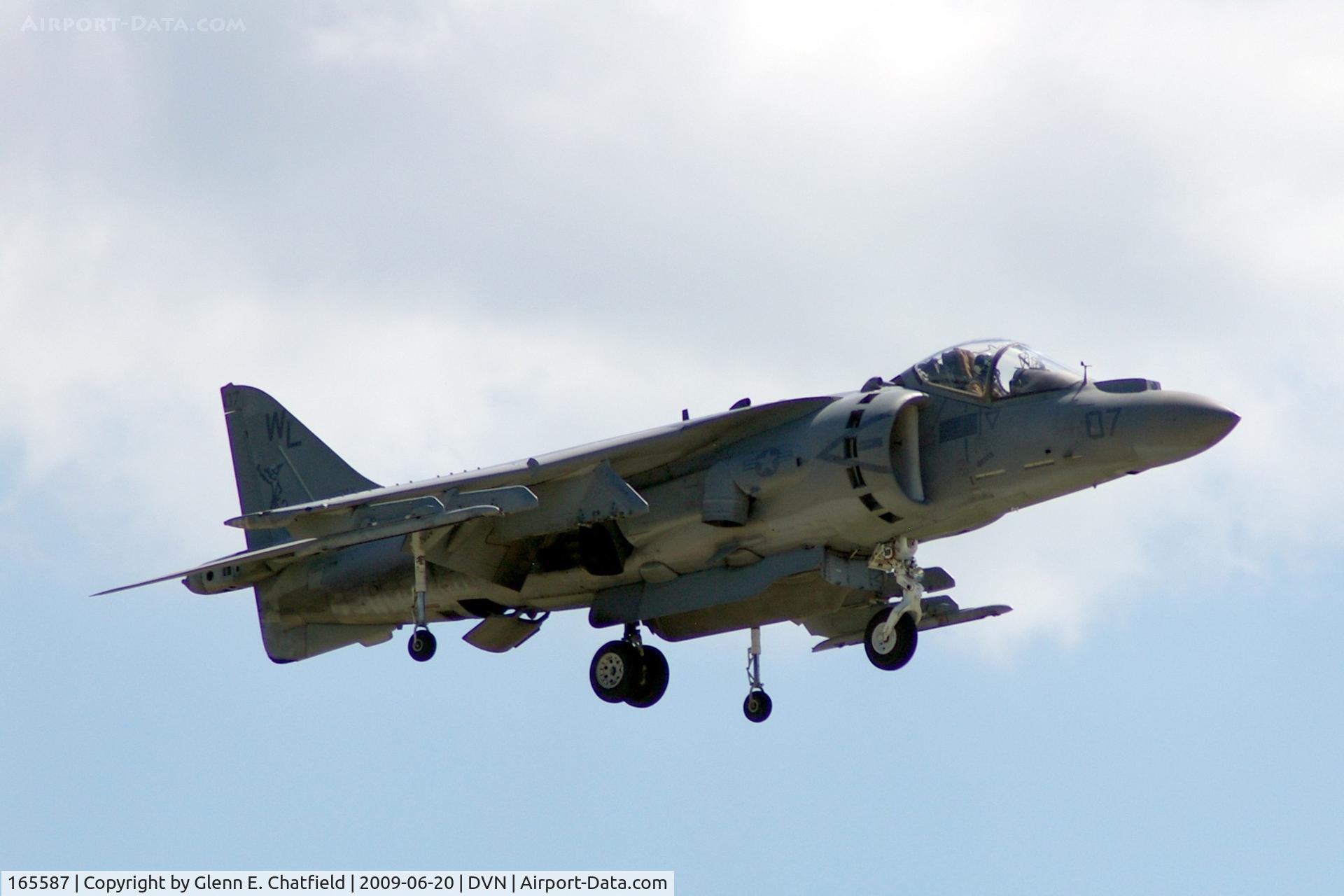 165587, Boeing AV-8B+(R)-27-MC Harrier II Plus C/N B324, Quad Cities Air Show; shooting into the sun is not fun