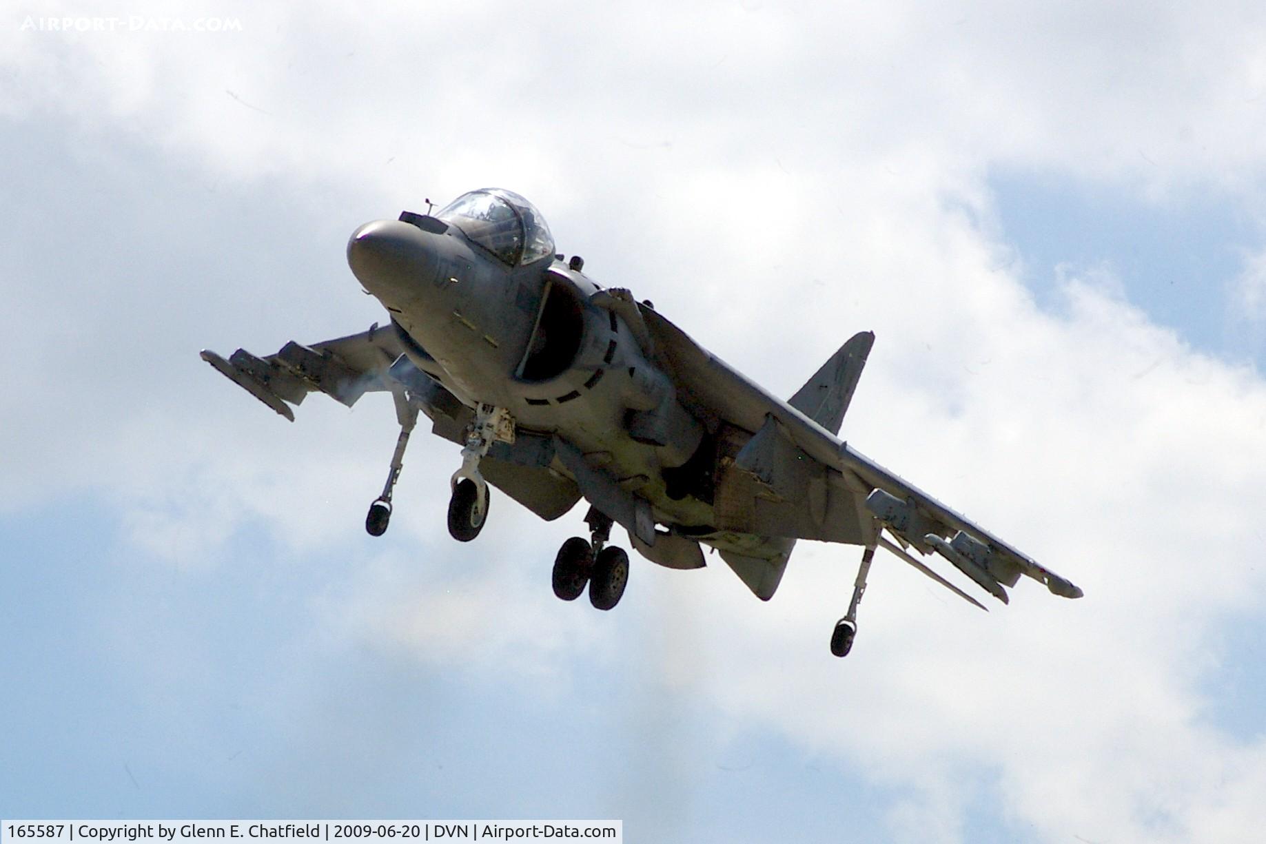 165587, Boeing AV-8B+(R)-27-MC Harrier II Plus C/N B324, Quad Cities Air Show; shooting into the sun is not fun