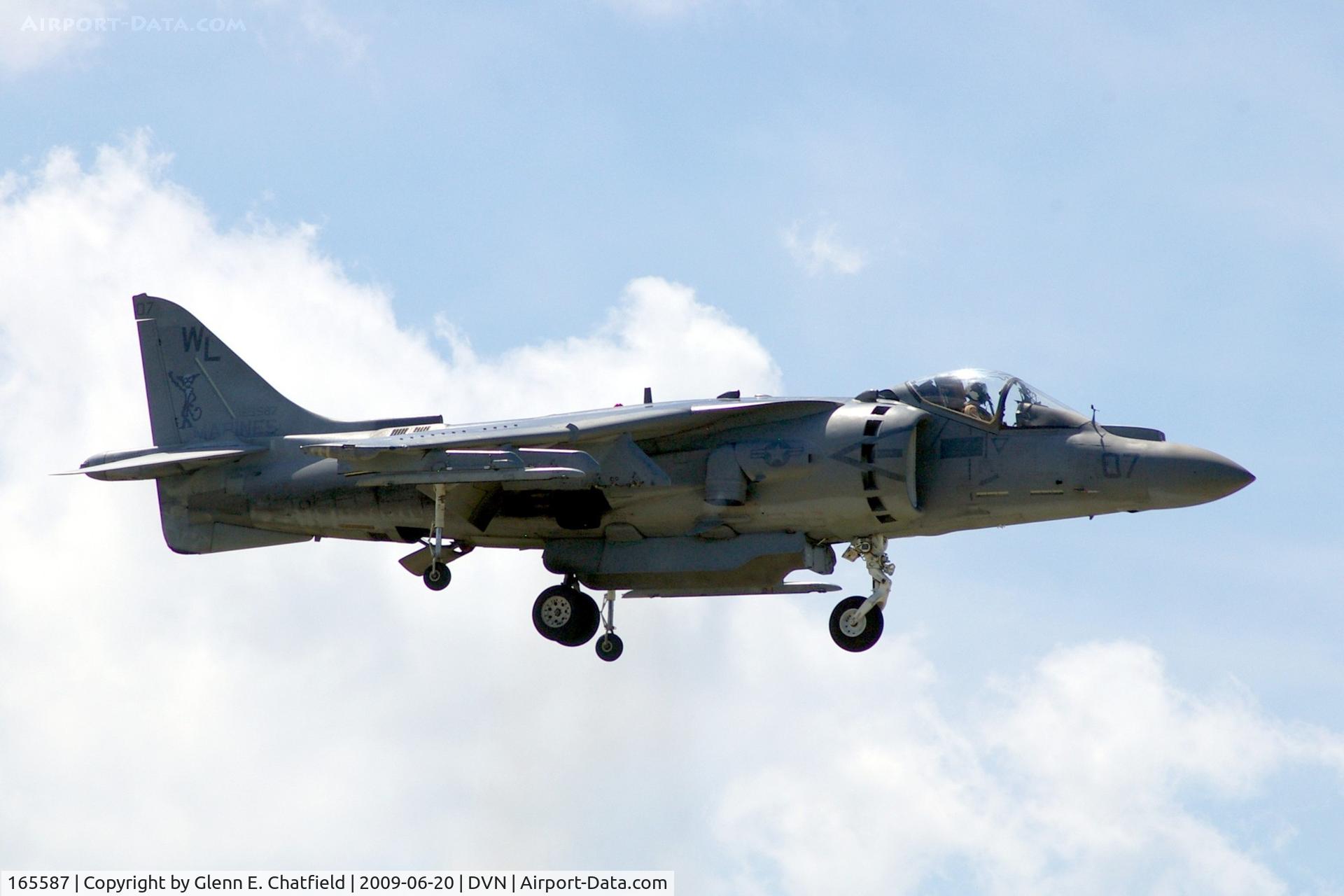 165587, Boeing AV-8B+(R)-27-MC Harrier II Plus C/N B324, Quad Cities Air Show; shooting into the sun is not fun
