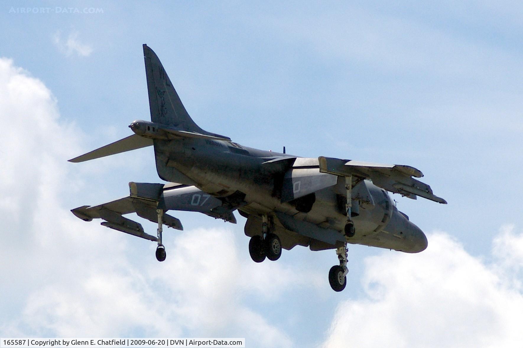 165587, Boeing AV-8B+(R)-27-MC Harrier II Plus C/N B324, Quad Cities Air Show; shooting into the sun is not fun