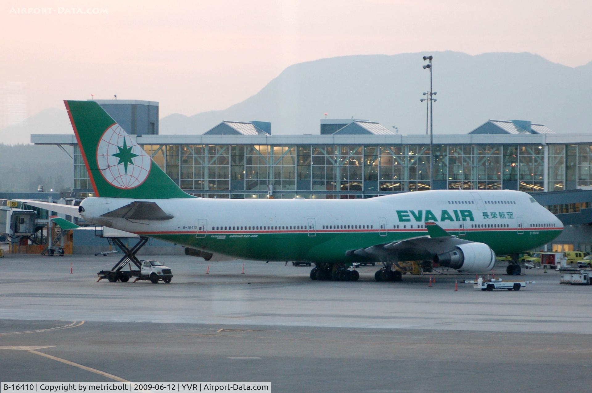 B-16410, 1997 Boeing 747-45E C/N 29061, getting ready for departure to TPE