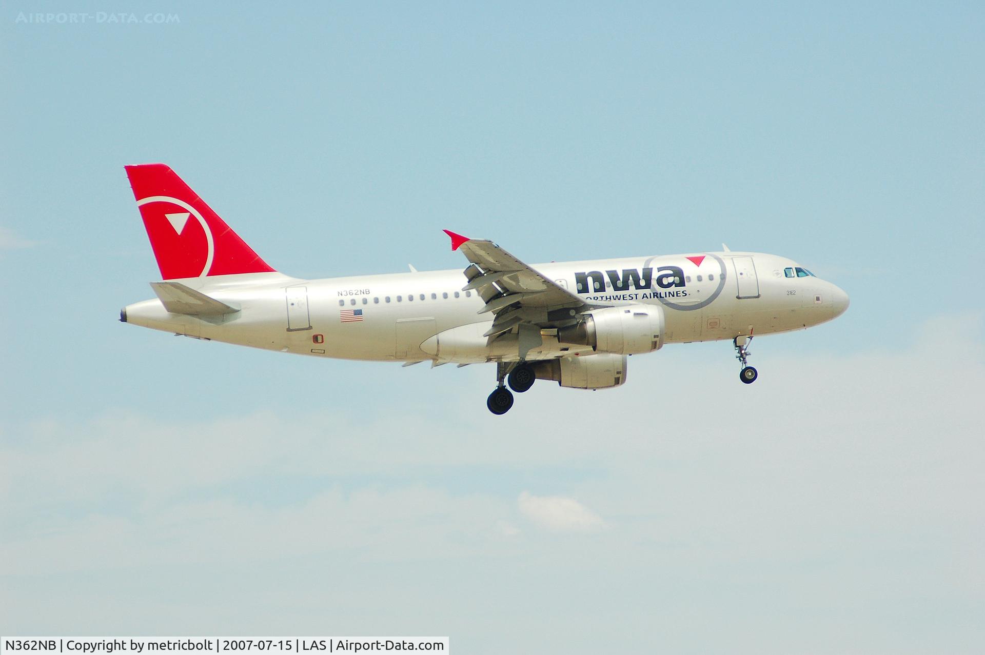 N362NB, 2003 Airbus A319-114 C/N 1982, landing at LAS