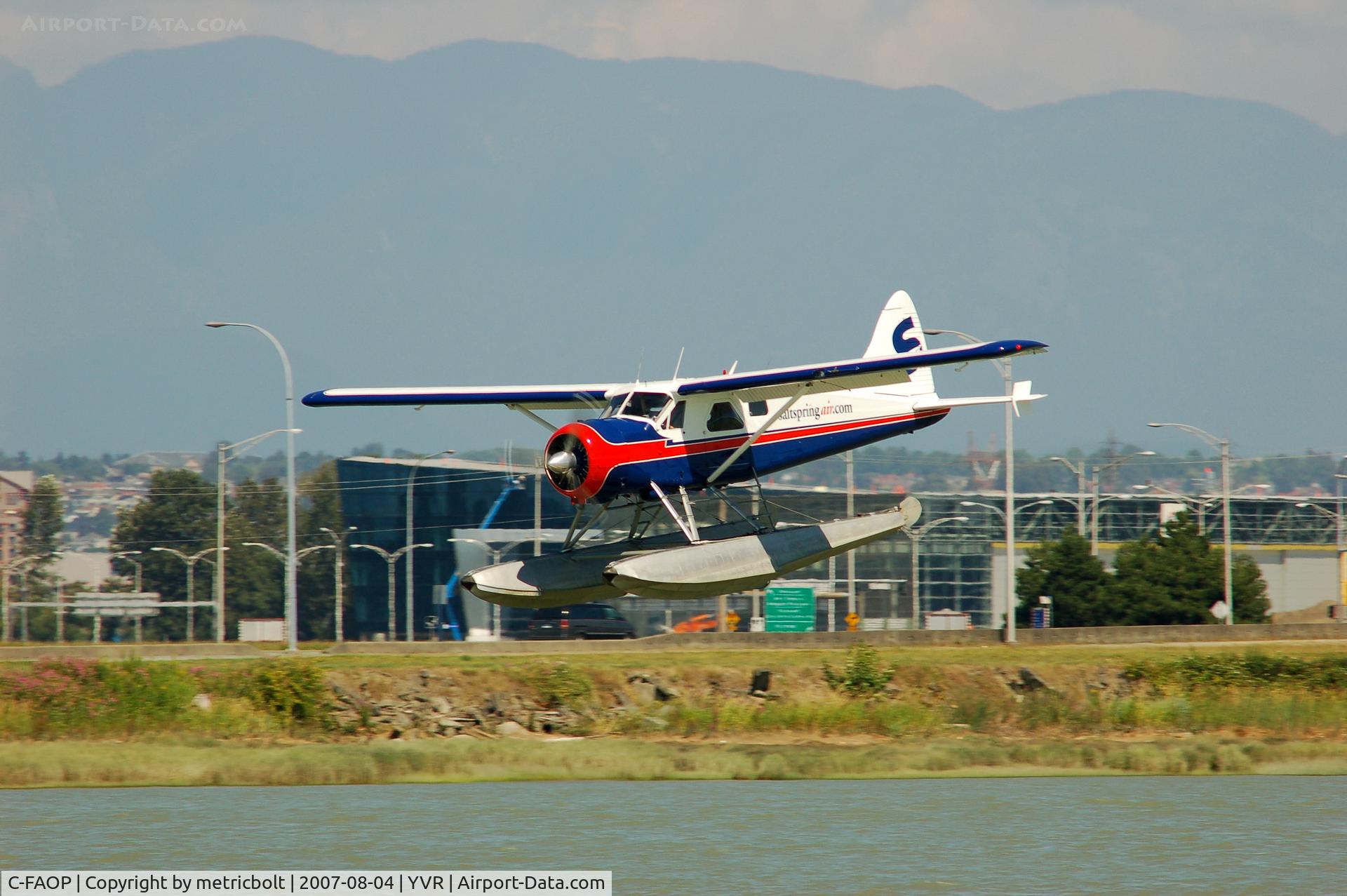 C-FAOP, 1958 De Havilland Canada DHC-2 Beaver Mk.1 C/N 1249, Landing at YVR