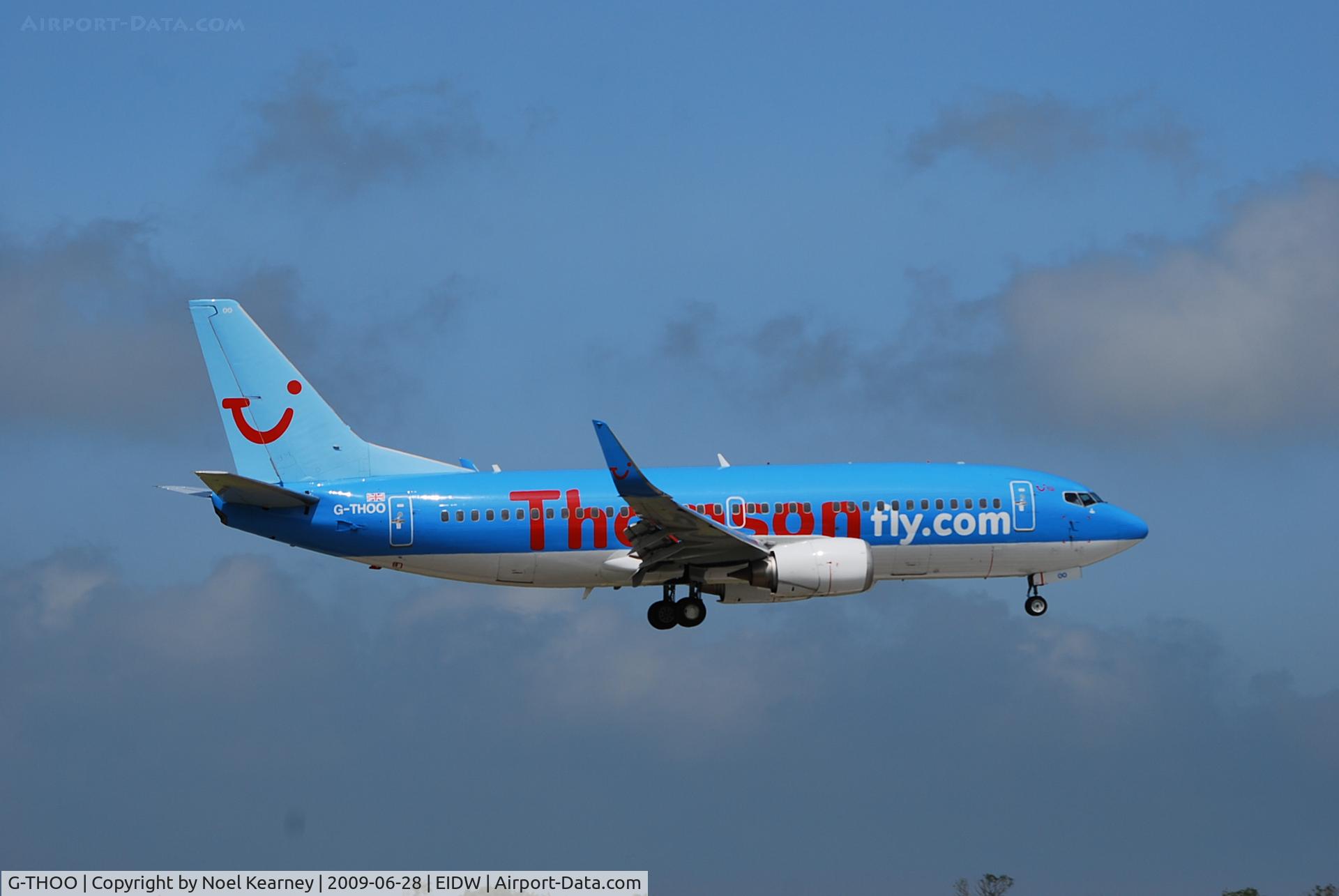 G-THOO, 1998 Boeing 737-33V C/N 29335, Landing RWY 10