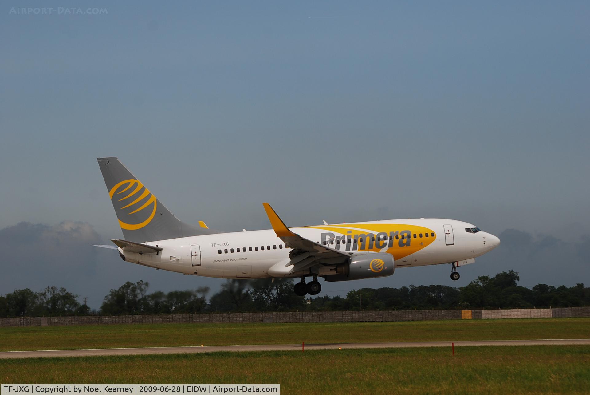 TF-JXG, 1998 Boeing 737-7Q8 C/N 28210, Landing RWY 10
