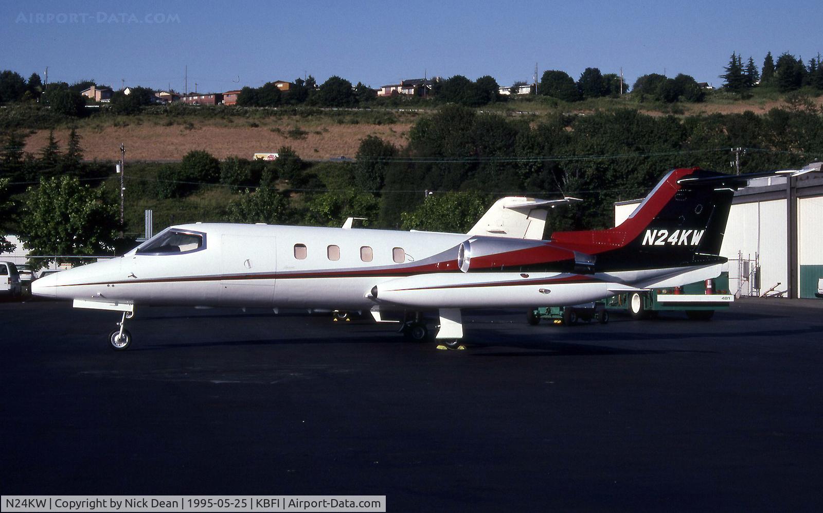 N24KW, 1980 Learjet 25D C/N 25D-297, KBFI
