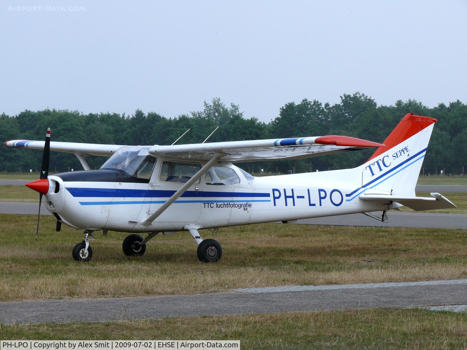 PH-LPO, Reims F172M ll Skyhawk C/N 1500, Cessna CF172M Skyhawk PH-LPO TTC Luchtfotografie Seppe