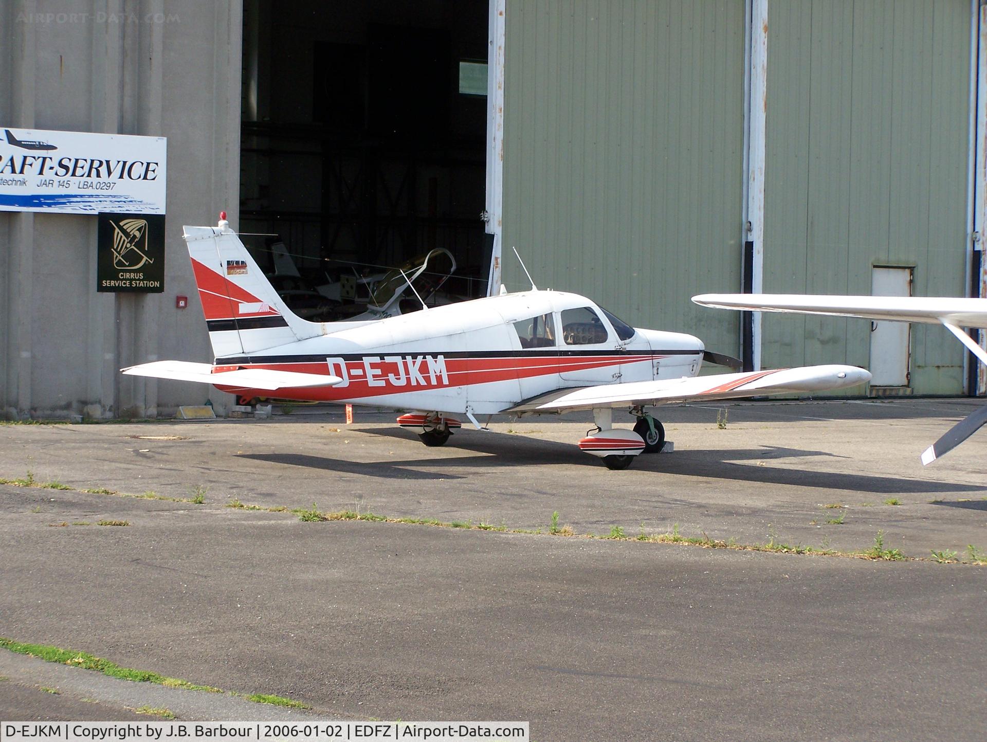 D-EJKM, 1972 Piper PA-28-140 Cherokee E C/N 28-7225449, Ah the Piper's