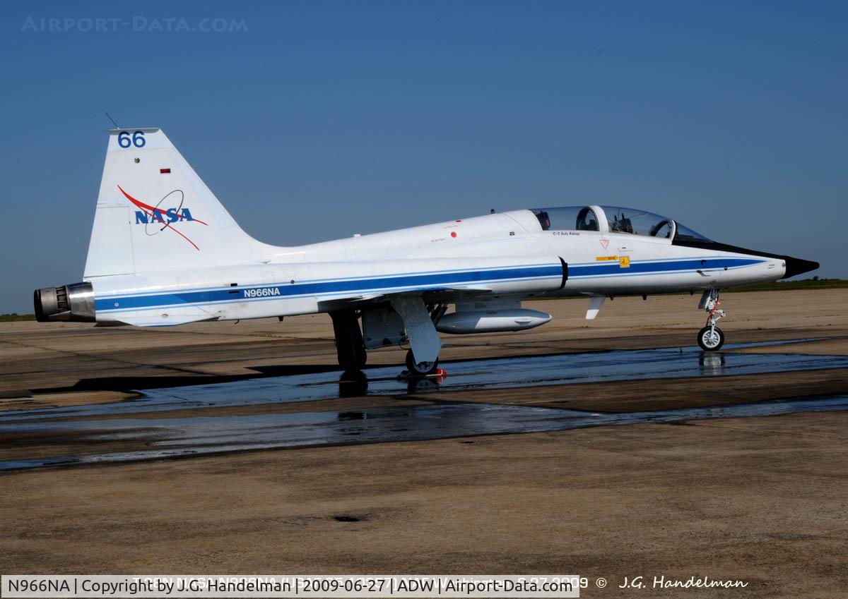 N966NA, 1965 Northrop T-38A Talon C/N N.5776, at NAF Washington