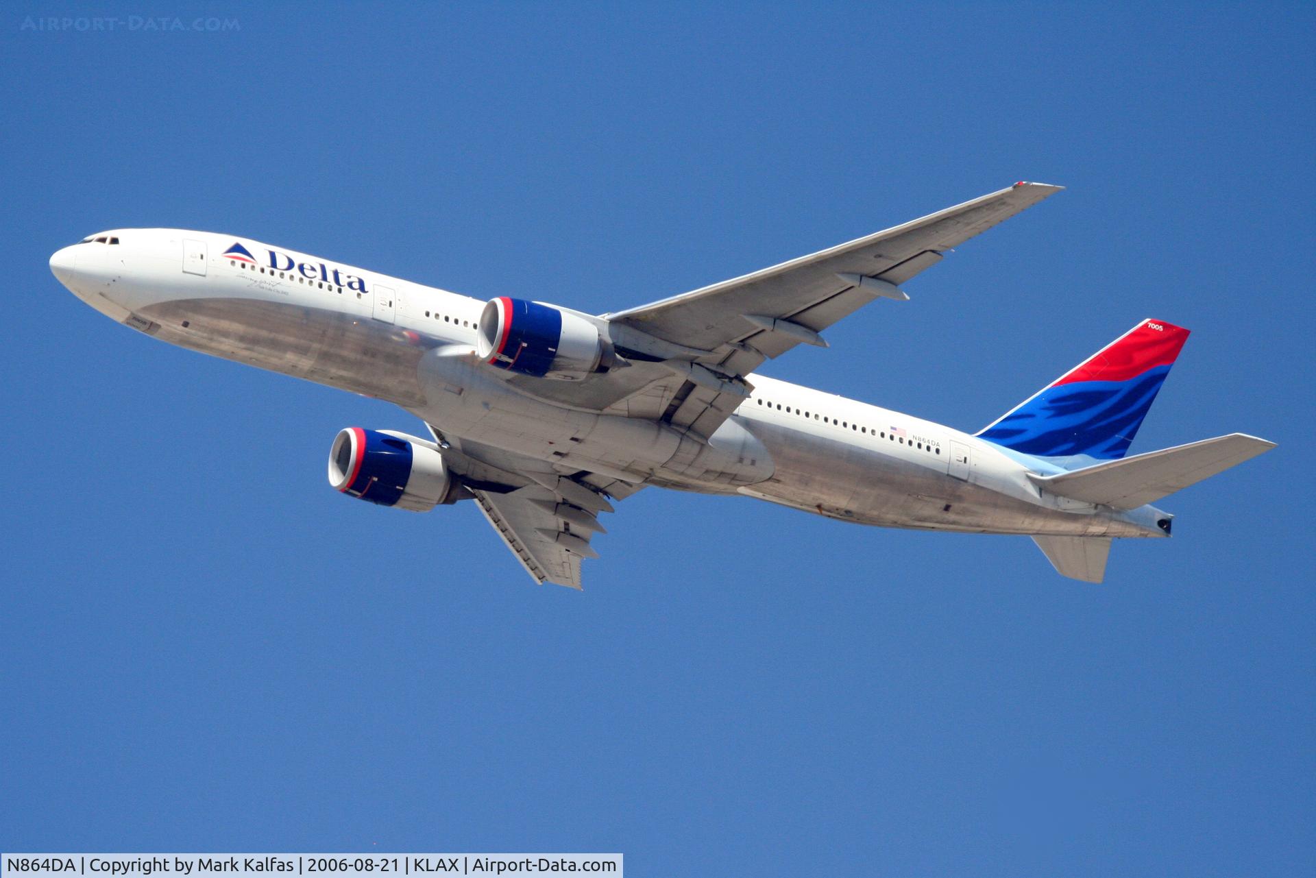 N864DA, 1999 Boeing 777-232 C/N 29736, Delta Airlines Boeing 777-232, KLAX 25R departure