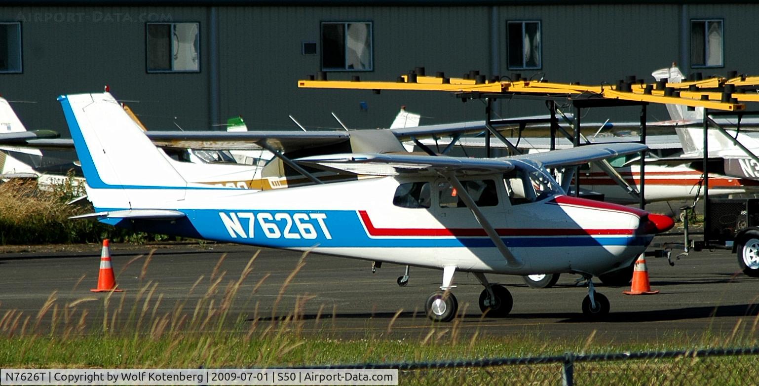 N7626T, 1960 Cessna 172A C/N 47226, on the taxiway