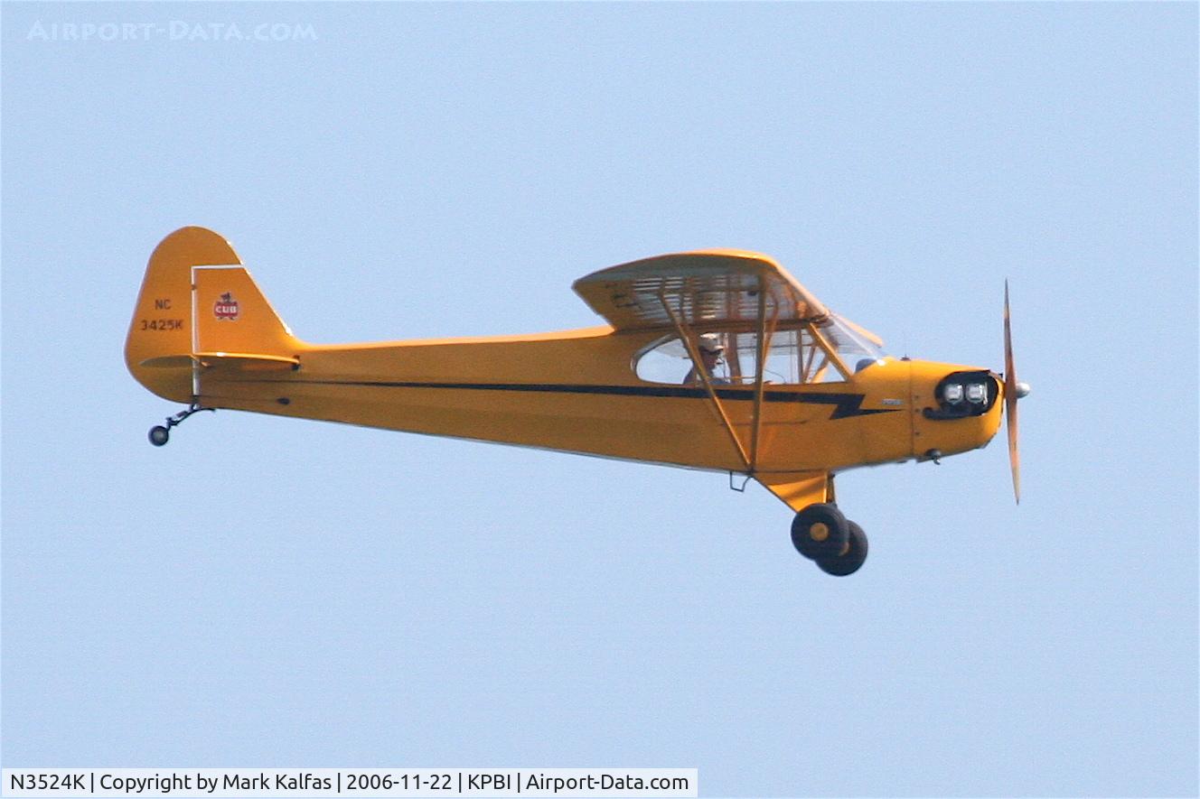 N3524K, 1967 Piper PA-28-140 C/N 28-23609, KPBI-Off the deck over Delray Beach-looks so fun...