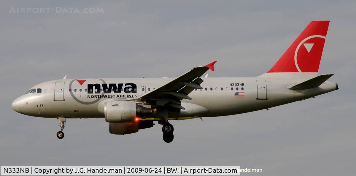 N333NB, 2001 Airbus A319-114 C/N 1582, 333NB on final at BWI