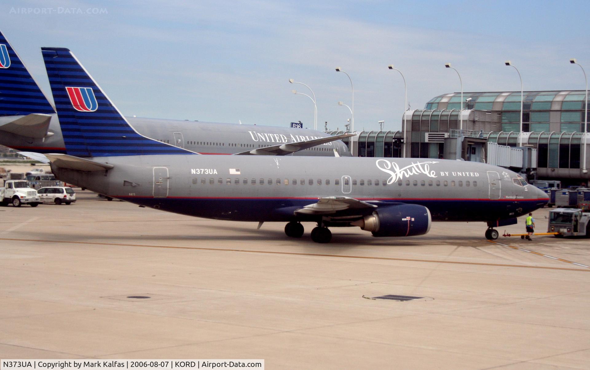 N373UA, 1989 Boeing 737-322 C/N 24638, Shuttle by United gate B18 KORD