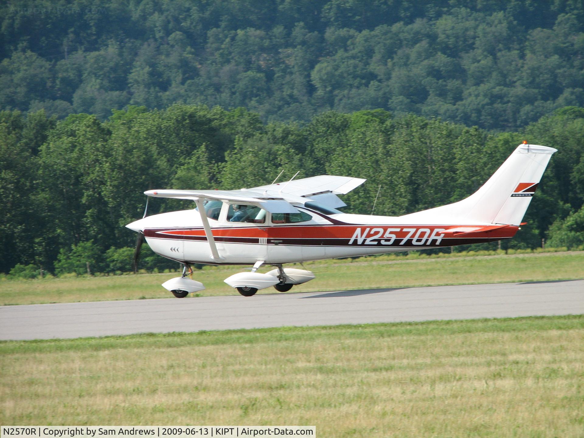 N2570R, 1967 Cessna 182K Skylane C/N 18258270, This is just before touch down.  No shadows touching the ground.