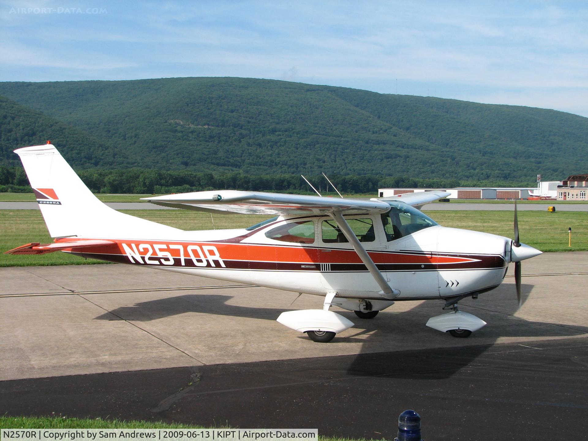 N2570R, 1967 Cessna 182K Skylane C/N 18258270, closer look.  This plane belongs to Chester County Skylaners out of KMQS