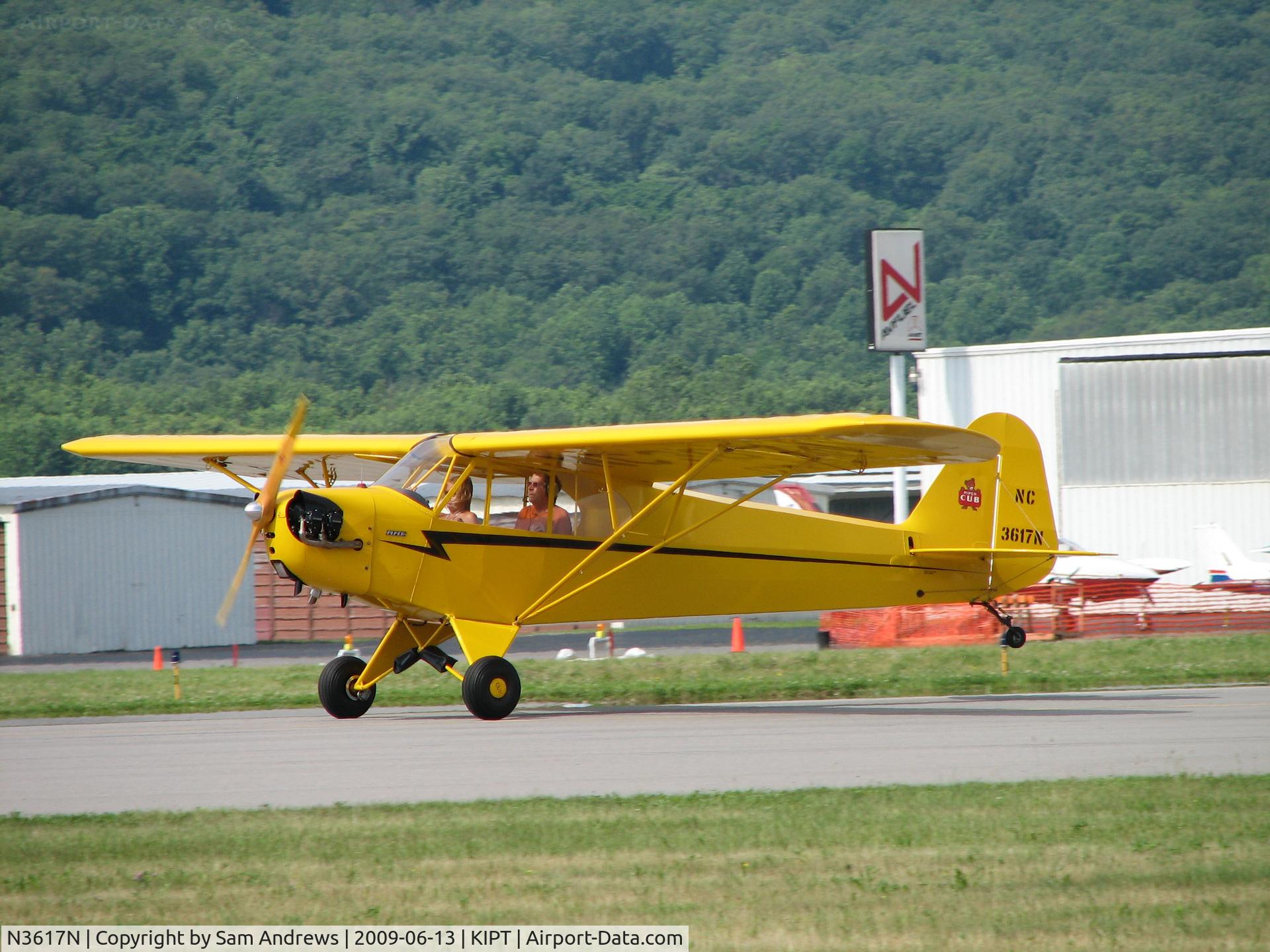 N3617N, 1947 Piper J3C-65 Cub C/N 22865, This is a beautiful Super Cub!