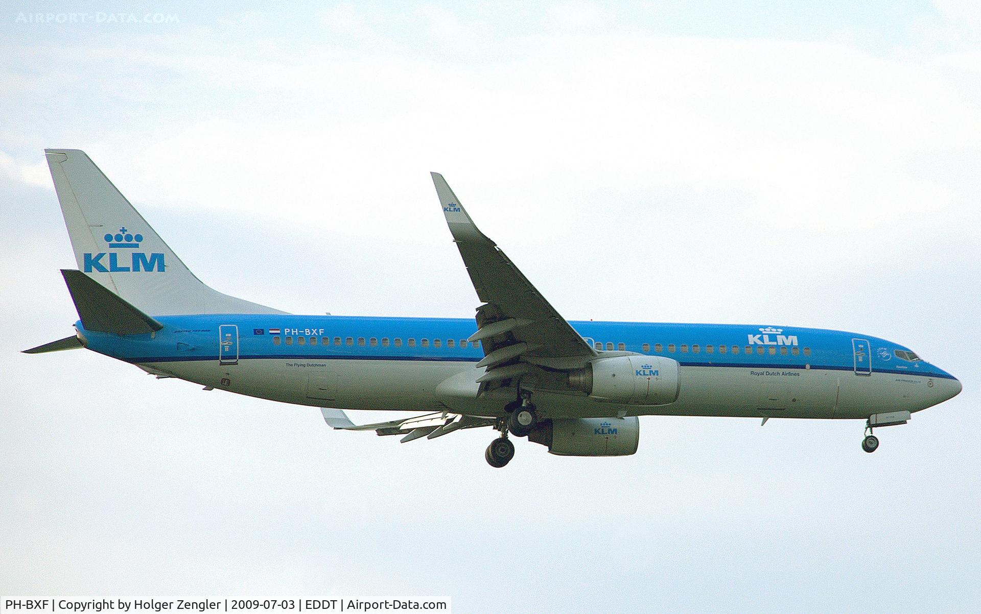 PH-BXF, 2000 Boeing 737-8K2 C/N 29596, KL 1833 from Amsterdam on a last mile to TXL