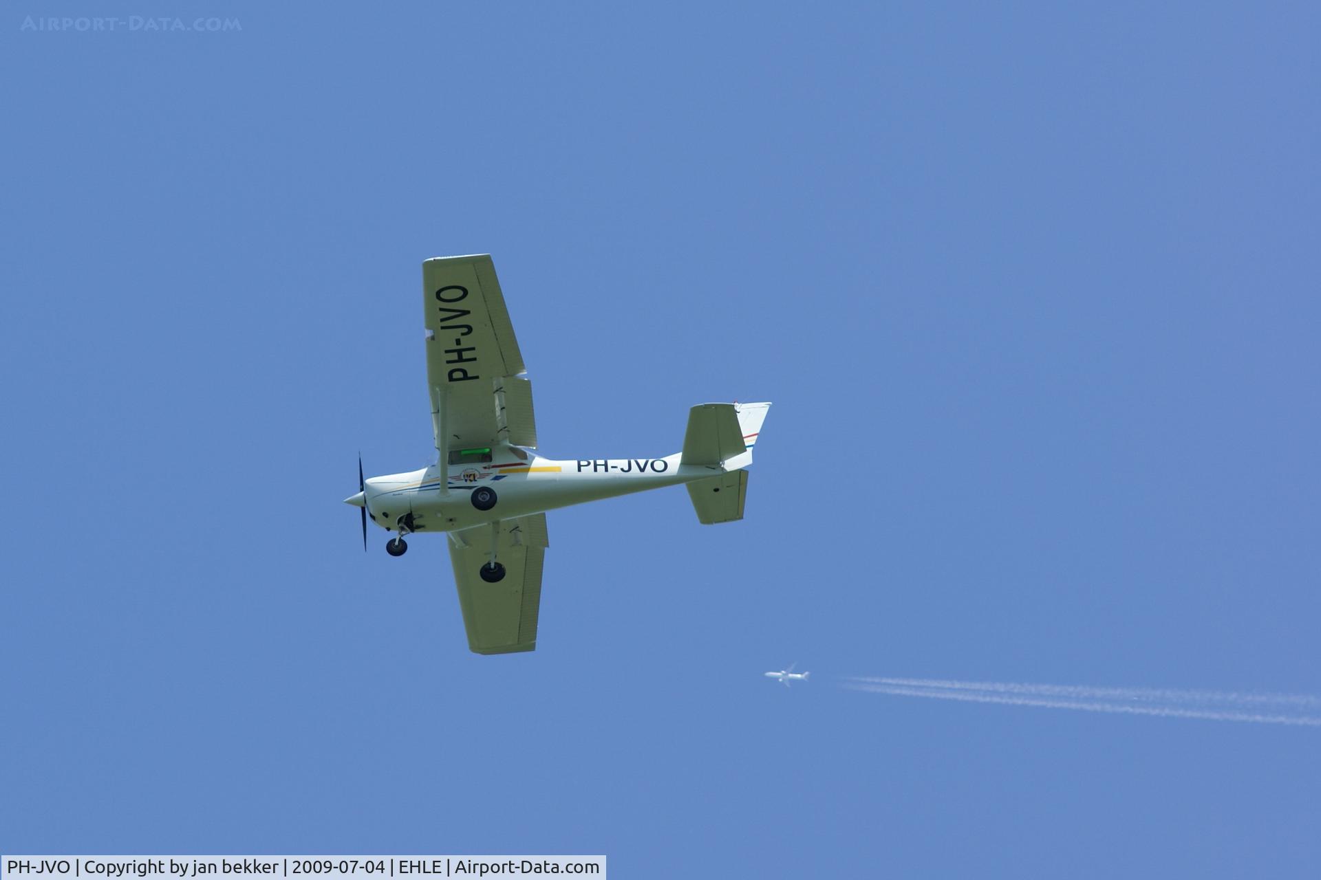 PH-JVO, Reims FA150K Aerobat C/N 0041, Just before landing at Lelystad