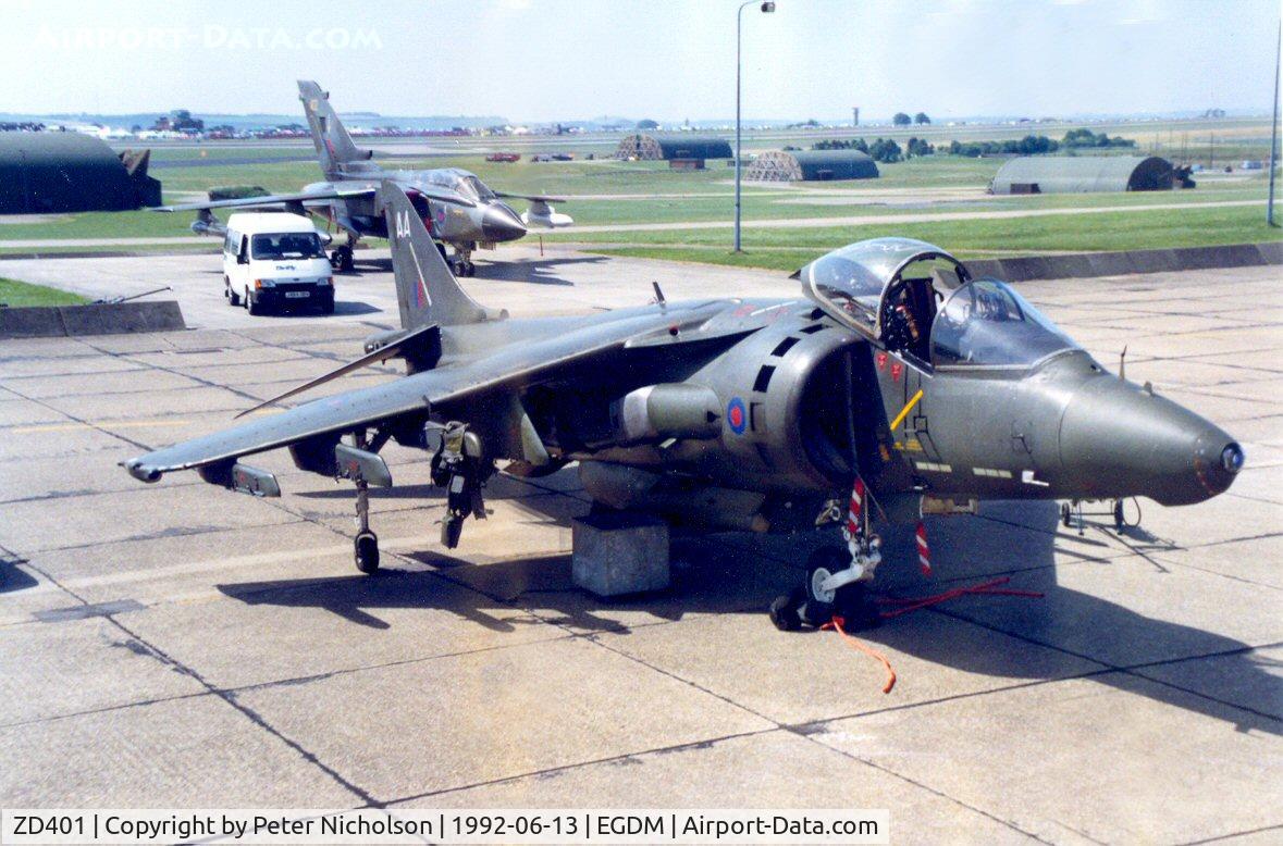 ZD401, 1988 British Aerospace Harrier GR.5 C/N P30, Harrier GR.5, callsign Wildcat, of 233 Operational Conversion Unit at the 1992 Air Tattoo Intnl at Boscombe Down.