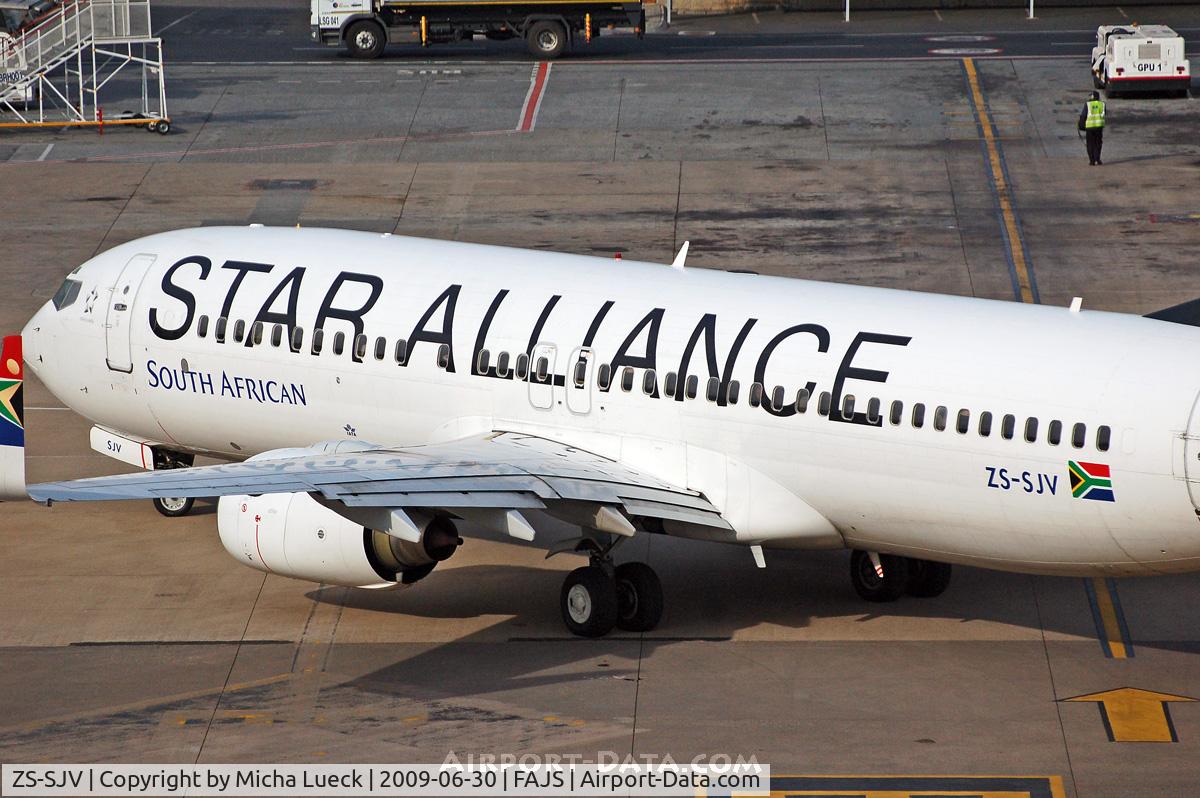 ZS-SJV, 2004 Boeing 737-844 C/N 32635, At Jo'burg