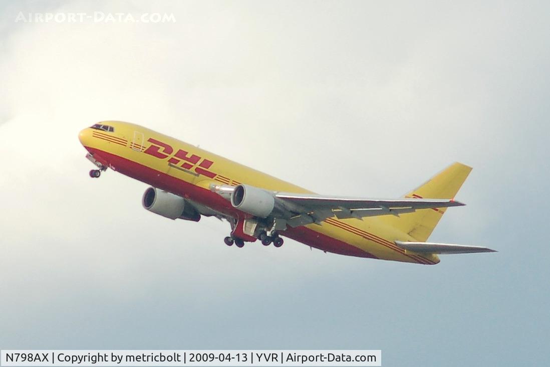 N798AX, 1986 Boeing 767-200 C/N 23431, takeoff