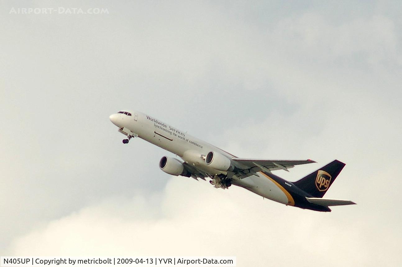N405UP, 1987 Boeing 757-24APF C/N 23727, takeoff