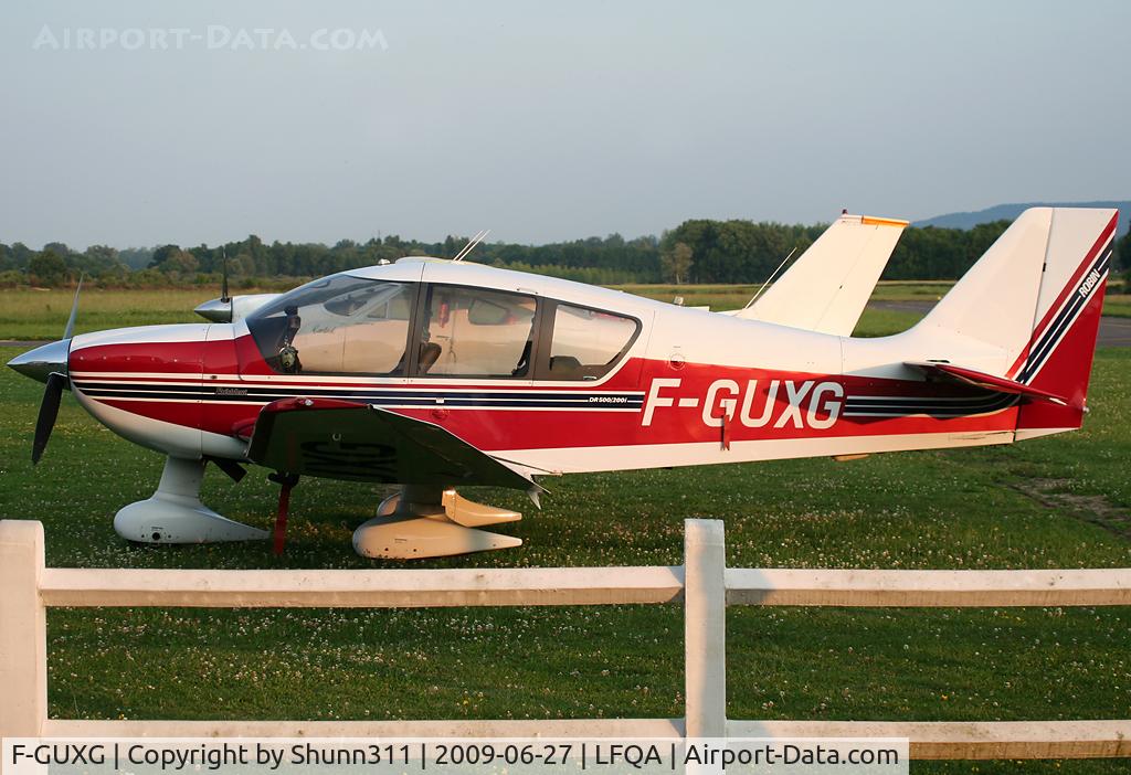 F-GUXG, 2000 Robin DR-400-500 President C/N 30, Parked...