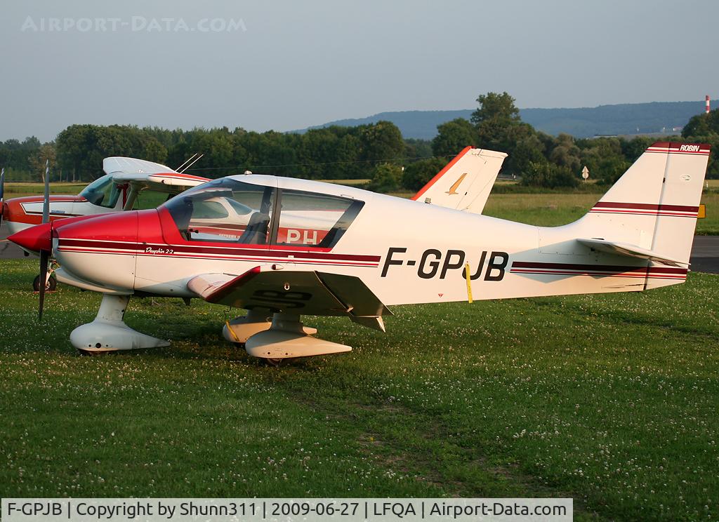F-GPJB, Robin DR-400-120 C/N 2235, Parked...