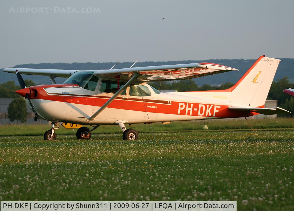 PH-DKF, 1981 Reims F172P C/N 2124, Parked...