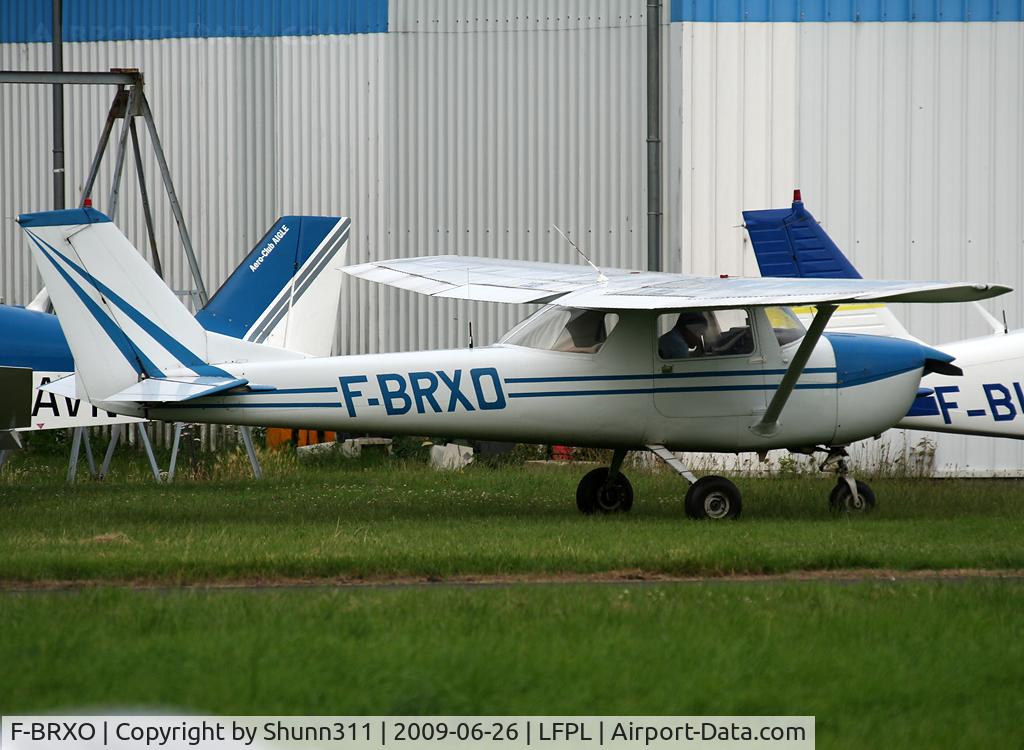 F-BRXO, 1970 Reims F150K C/N 0624, Parked...