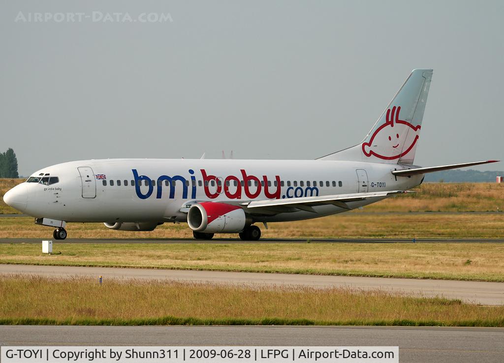 G-TOYI, 1998 Boeing 737-3Q8 C/N 28054, Taxiing for departure...