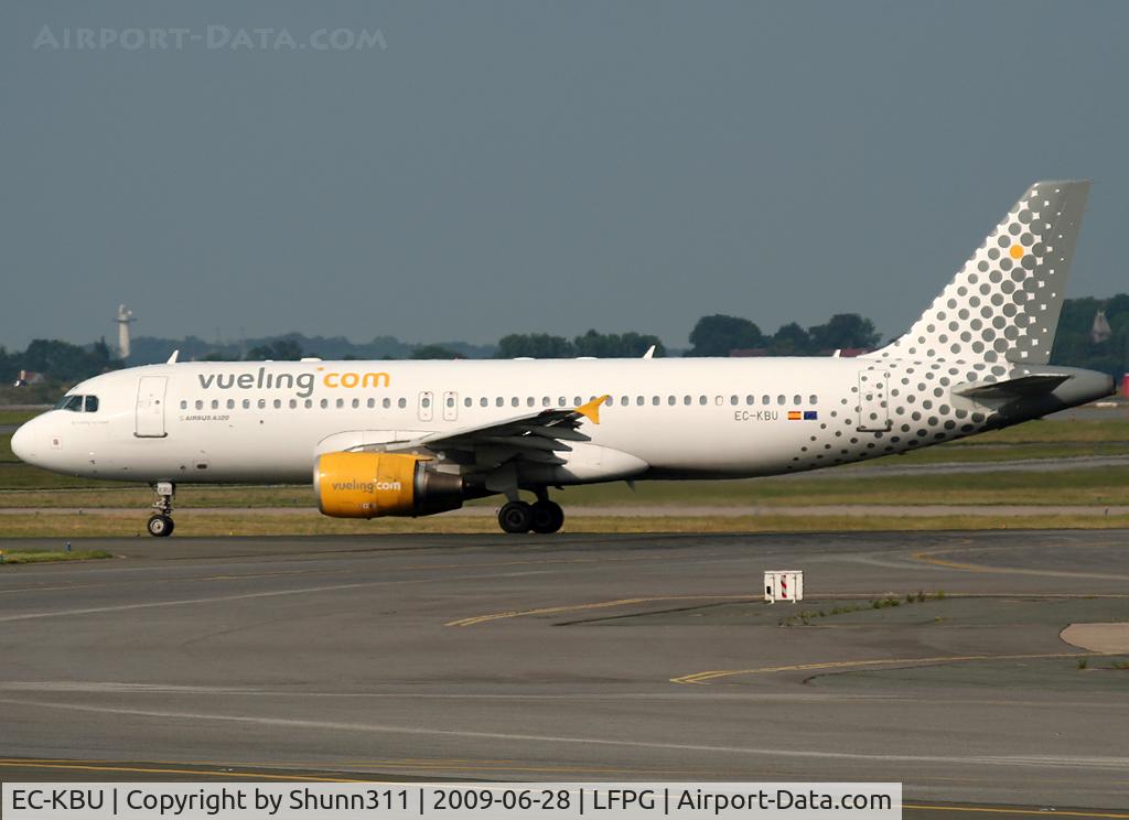 EC-KBU, 2001 Airbus A320-214 C/N 1413, Taxiing for departure...