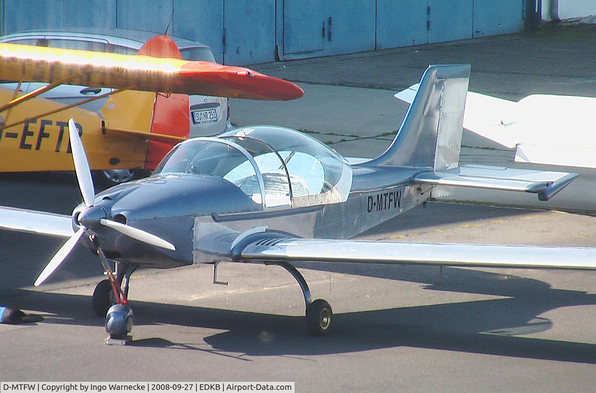 D-MTFW, Aerostyle Breezer C/N 030, Aerostyle Breezer at Bonn-Hangelar airfield