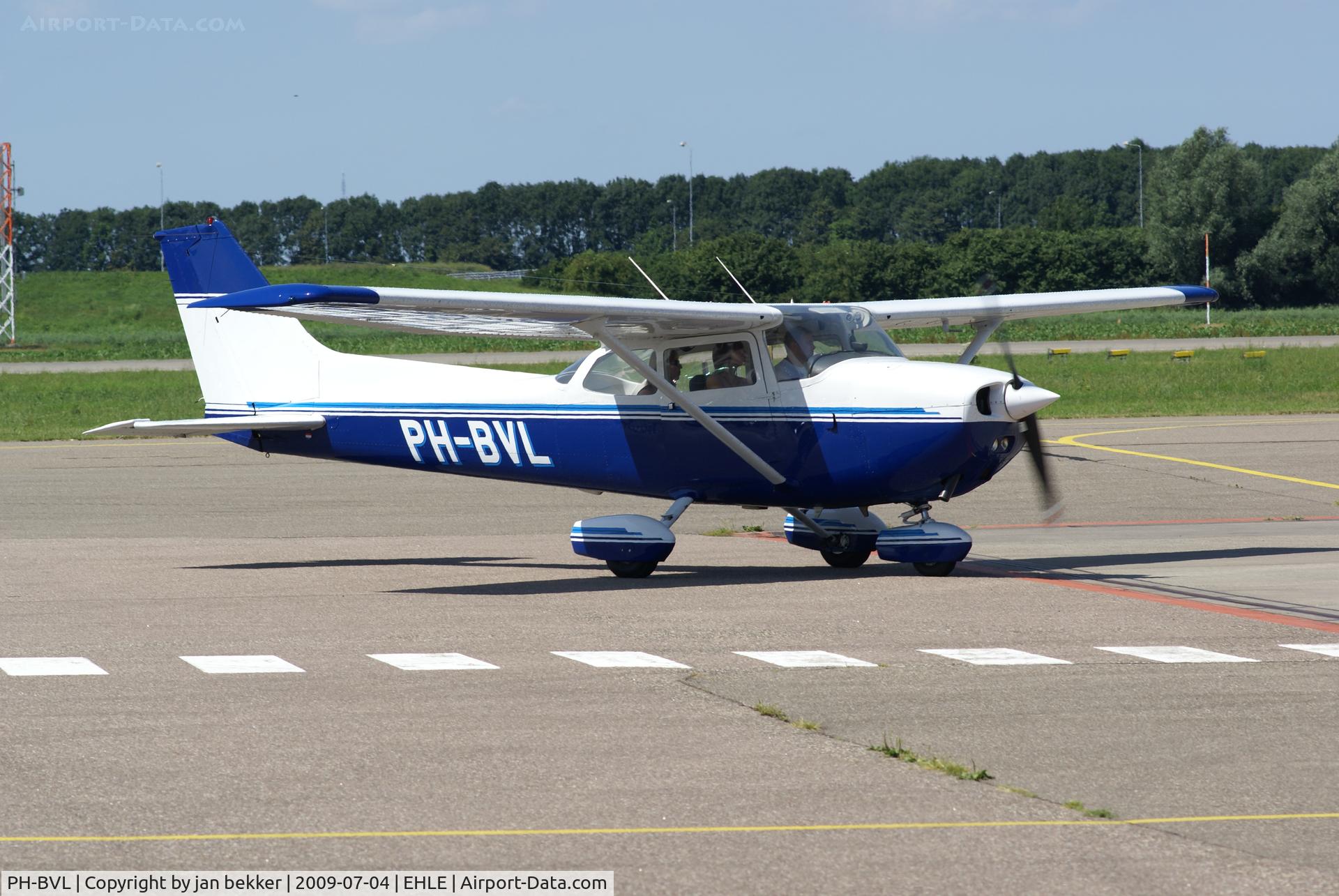 PH-BVL, 1979 Reims F172N Skyhawk C/N 1868, Lelystad