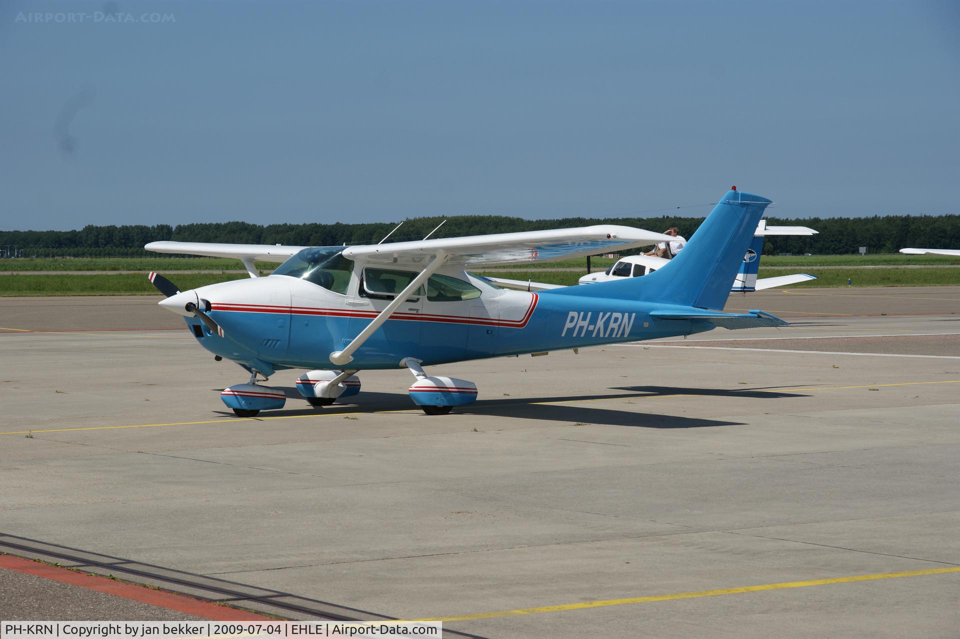 PH-KRN, 1976 Cessna 182Q Skylane C/N 18265228, Lelystad