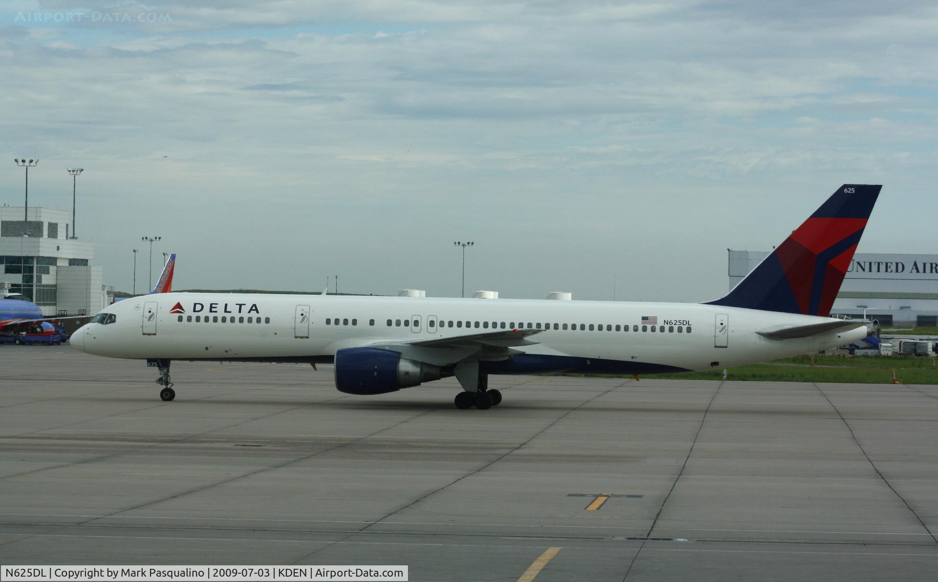 N625DL, 1987 Boeing 757-232 C/N 22915, Boeing 757-200